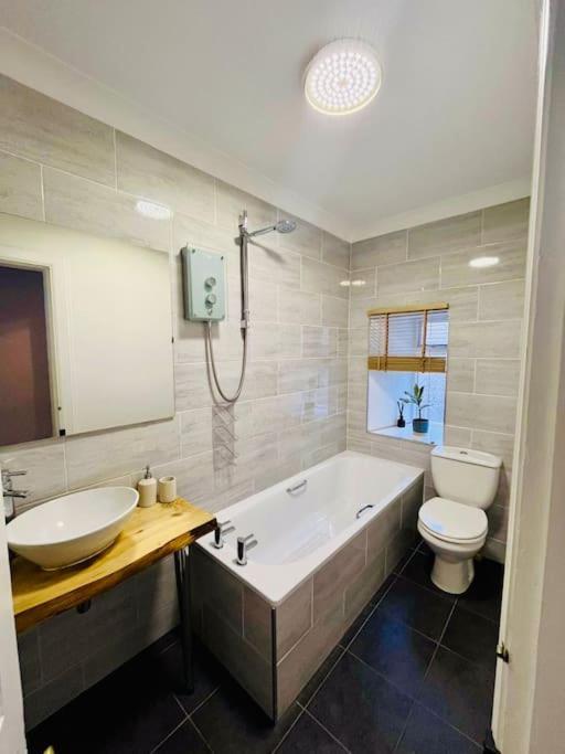 Beautiful Spacious Apartment In Town Centre Oban Kültér fotó