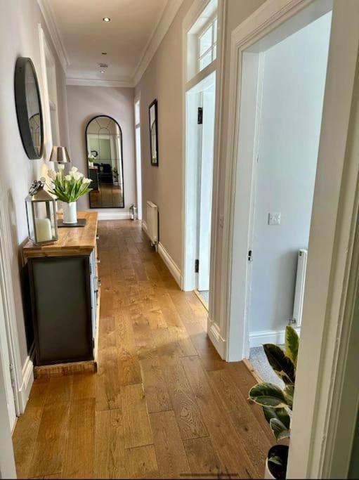 Beautiful Spacious Apartment In Town Centre Oban Kültér fotó