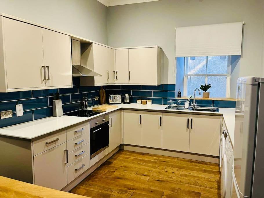 Beautiful Spacious Apartment In Town Centre Oban Kültér fotó